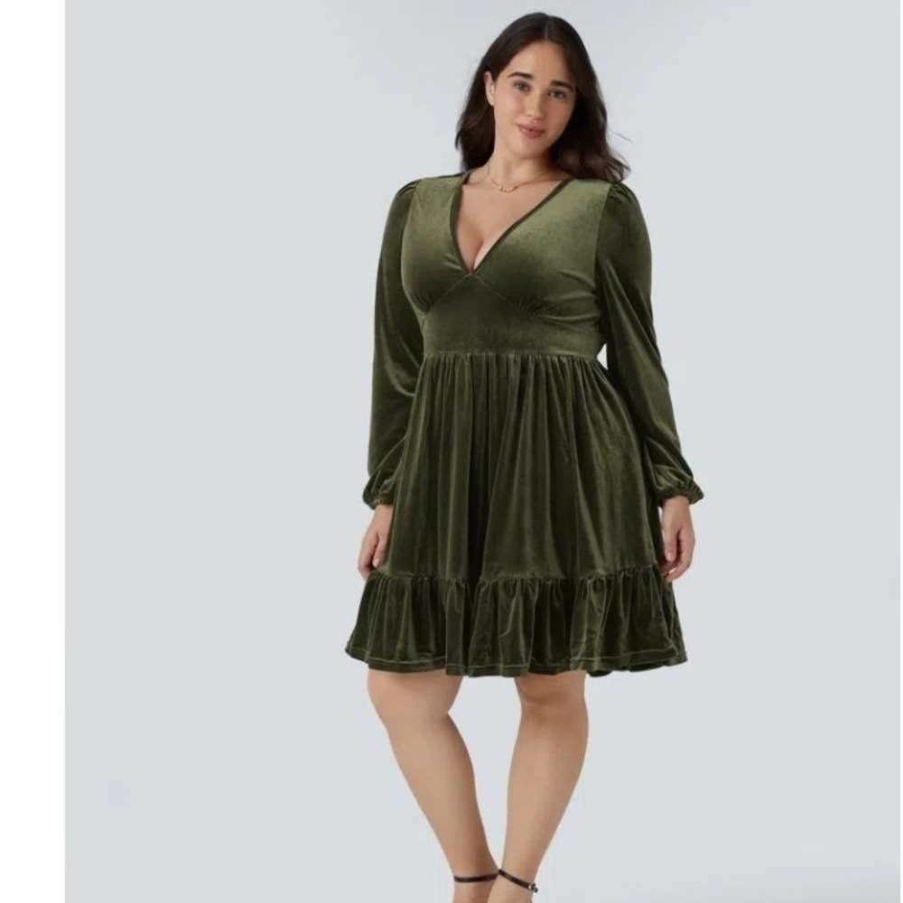 Halara Plus Size Rifle Green Velvet Chill Dress Size 1X NWT